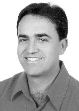 MARCOS ARAÚJO