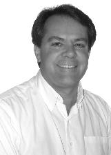 DR. CELSO DO LABORATORIO