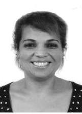 DIRETORA CRISTIANE REIS
