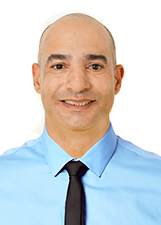 PROFESSOR CÉSAR SEREJO