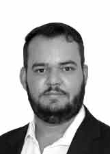 DR. WEDER FLORIANO