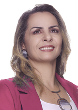 DRA KENIA MACHADO