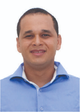 DENNIS RIBEIRO