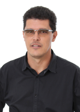 LEANDRO GOMES