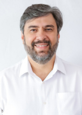 DR. CÉSAR