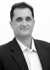 LÉO PEREIRA