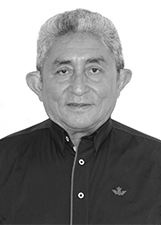MOISÉS MOREIRA