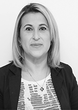 LENI CAMARGO