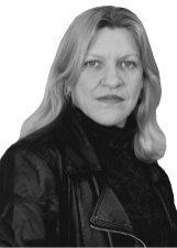 CLAUDIA SOARES