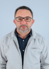PROFESSOR CÉSAR PINZ