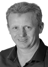 MÁRCIO TRICHES