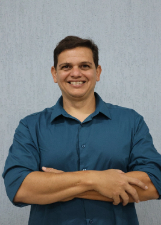 PROFESSOR ROBERTO LELES