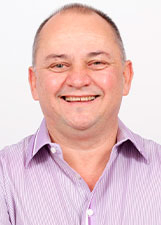 DOUGLAS GOMES