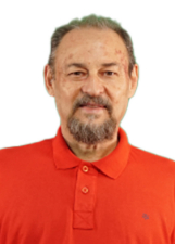 PROFESSOR CÉSAR GUEDES
