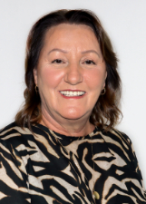 CÁTIA HELLMANN