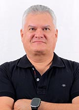 DR. ANDRÉ CURUCA