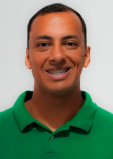 LÉO BARROS