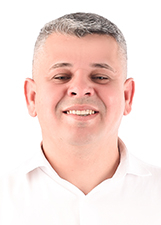 ISAAC SALVADOR