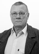 ARMANDO VOELZ