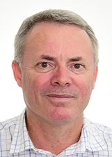 DR. ANDRÉ