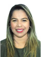 KATHREIN MOURA COM OS PÉS
